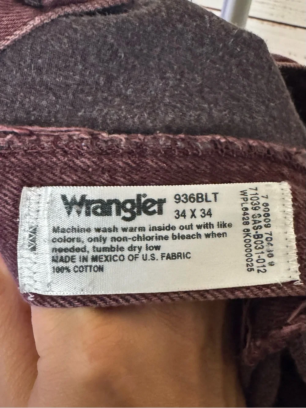 Wrangler 34x34 Men's Classic Straight-Fit Pants Deep Burgundy vintage